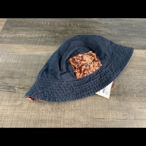 18 East Revesible Bucket Hat